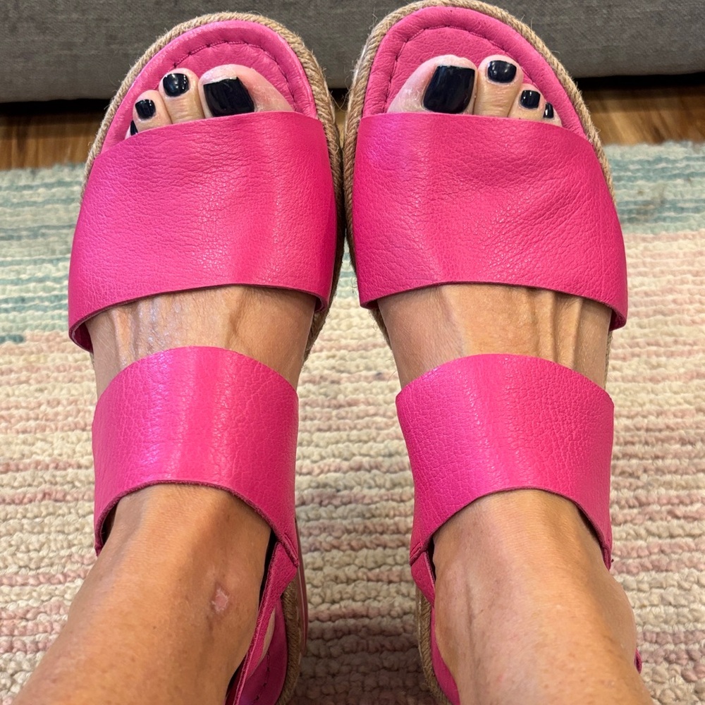 Django & Juliette Pink Leather Sandals